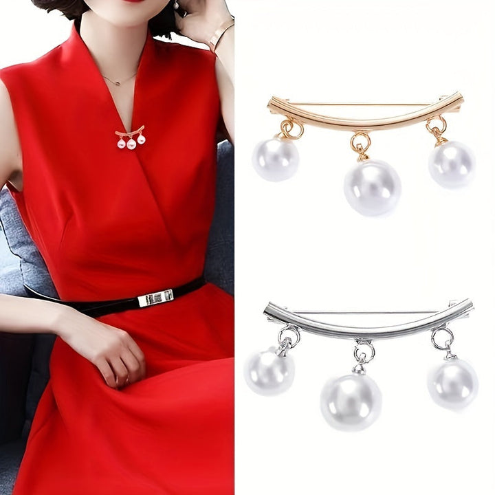 Chic Faux Pearl Brooch