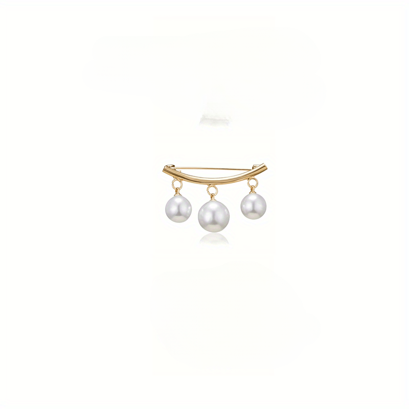 Chic Faux Pearl Brooch