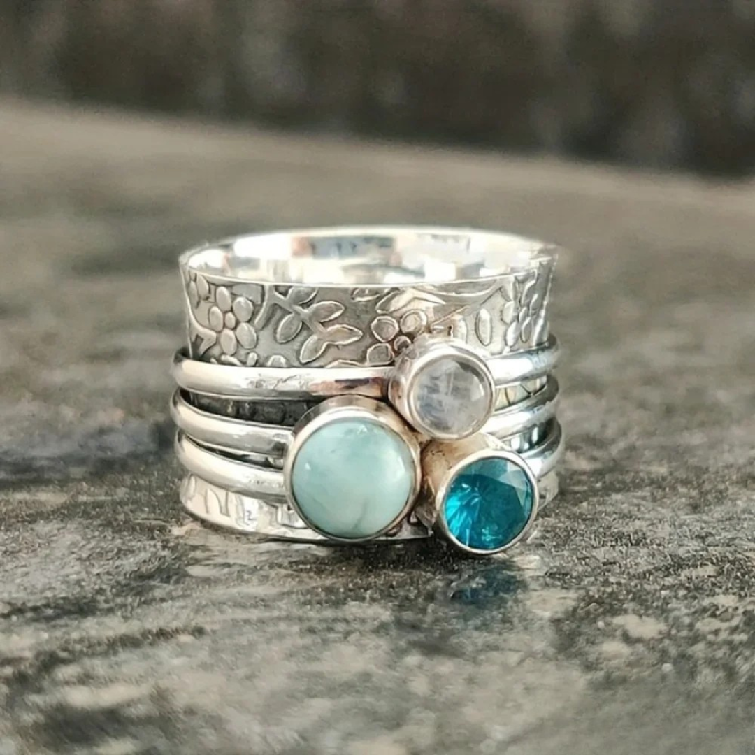 Elegant Naturlig Blå Stenring" can be rewritten as "Sleek Natural Blue Stone Ring.