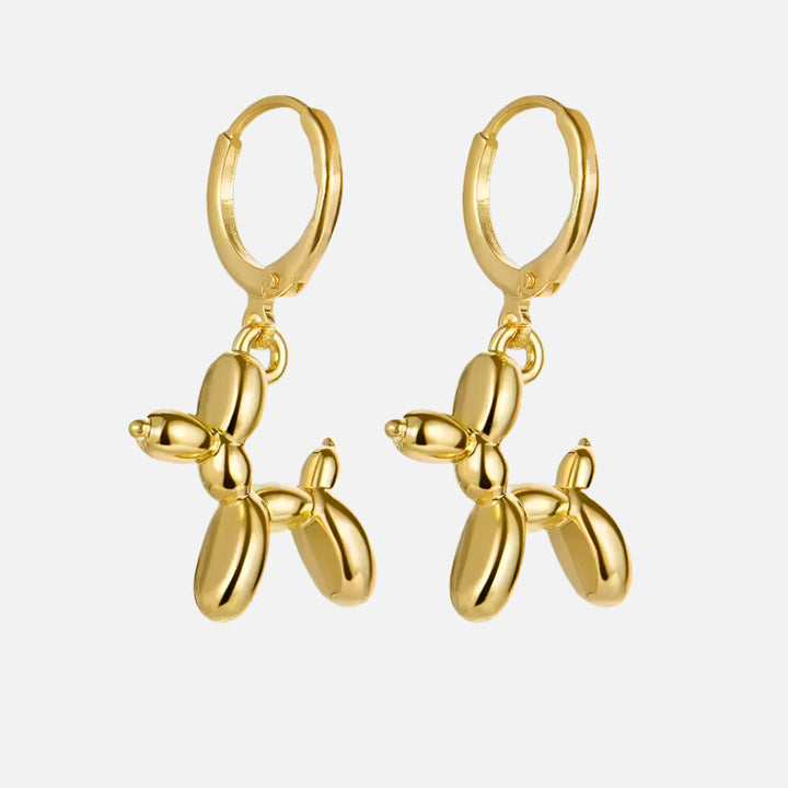 Guld Huggie Örhängen med Charm i Form av Mini Ballonghund