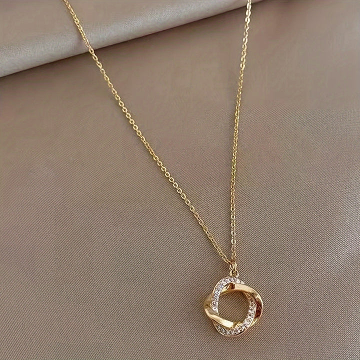 Elegant Guld Hängande Halsband med Simulerade Diamanter