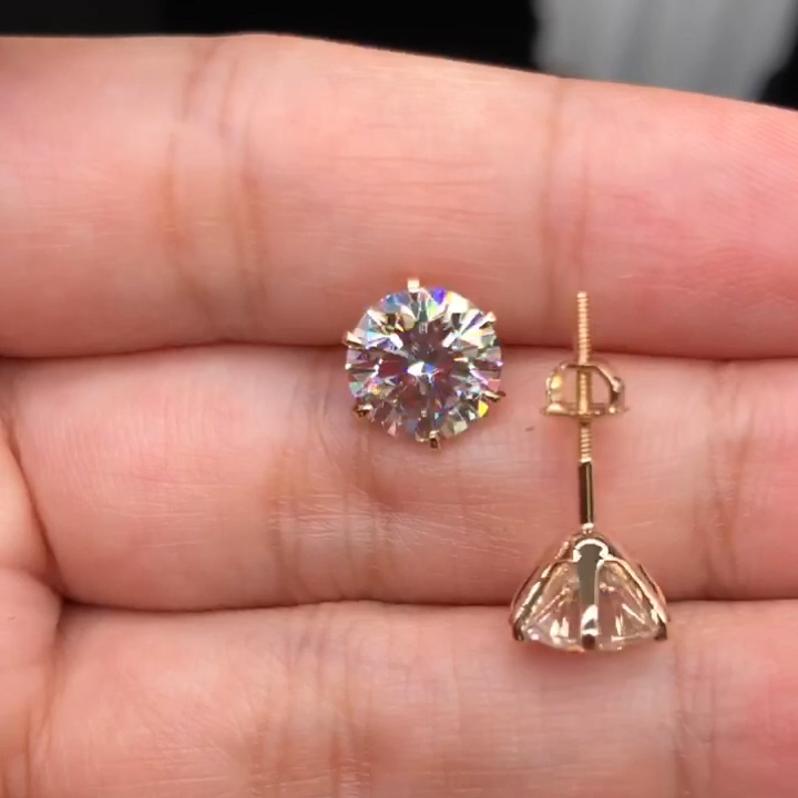 Eleganta Guld Hängörhängen med Tera Design