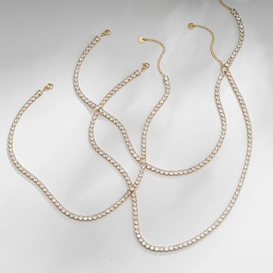 Tidlöst Guld Tennis Halsband" could be rewritten as "Eternal Gold Tennis Necklace.