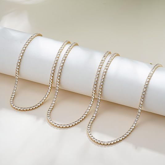 Tidlöst Guld Tennis Halsband" could be rewritten as "Eternal Gold Tennis Necklace.