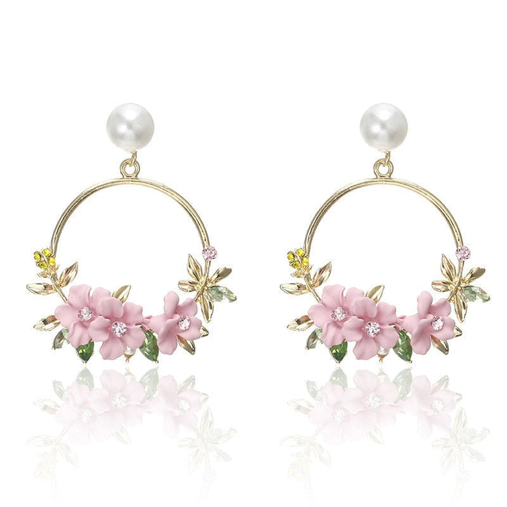Elegant Guld Blomma och Pärlor Örhängen