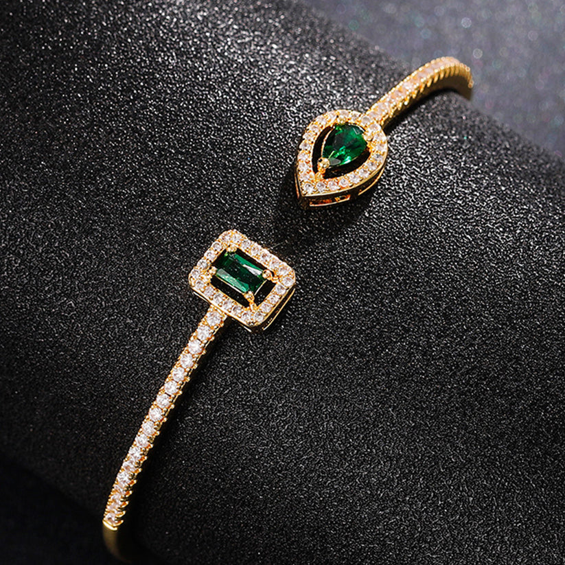 Grönt ädelstenarmband