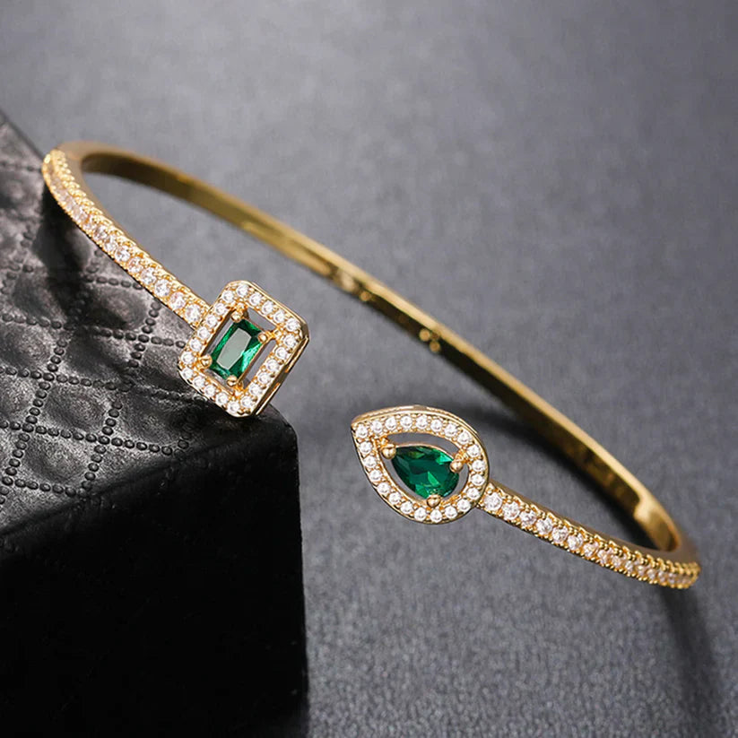 Grönt ädelstenarmband
