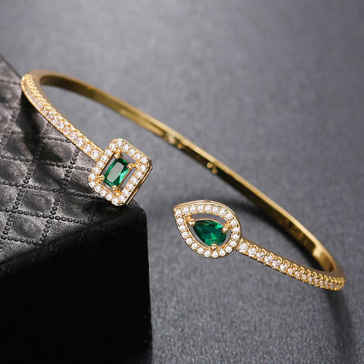 Grönt ädelstenarmband
