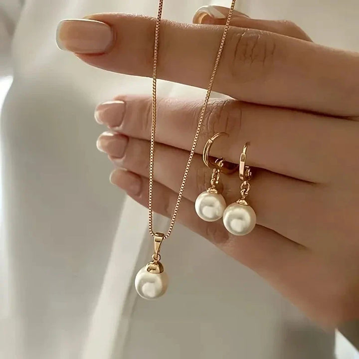 Chic Imitation Pearl Set
