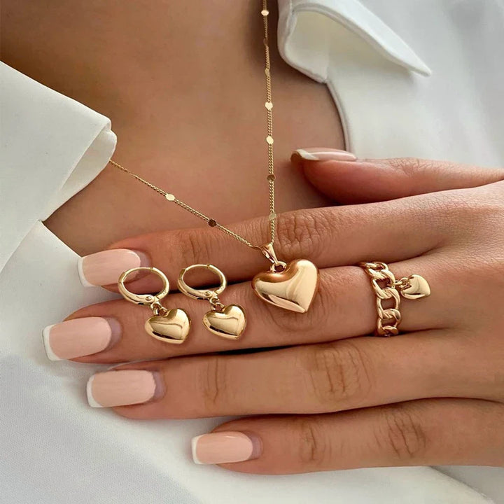 Retro Heart Pendant Jewelry Set