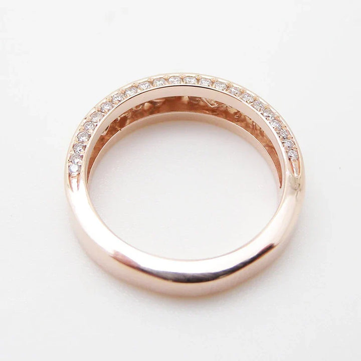 Elegant Roséguld Ring med Blomdesign och CZ Stenar