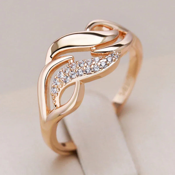 Elegant Roséguld Ring med Geometrisk Zirkon