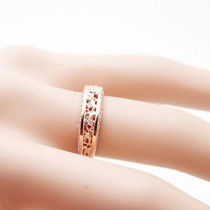 Elegant Roséguld Ring med Blomdesign och CZ Stenar