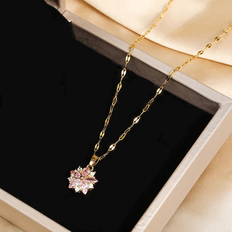 Romantiskt Rosa Sakura Halsband i Rostfritt Stål
