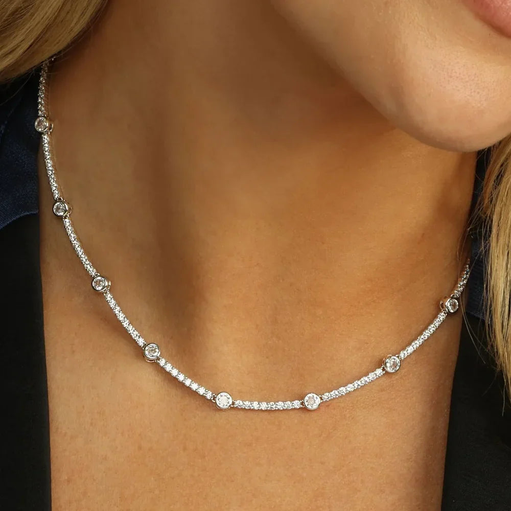 Sofistikerad Tennis Choker med Guld och Cubic Zirconia