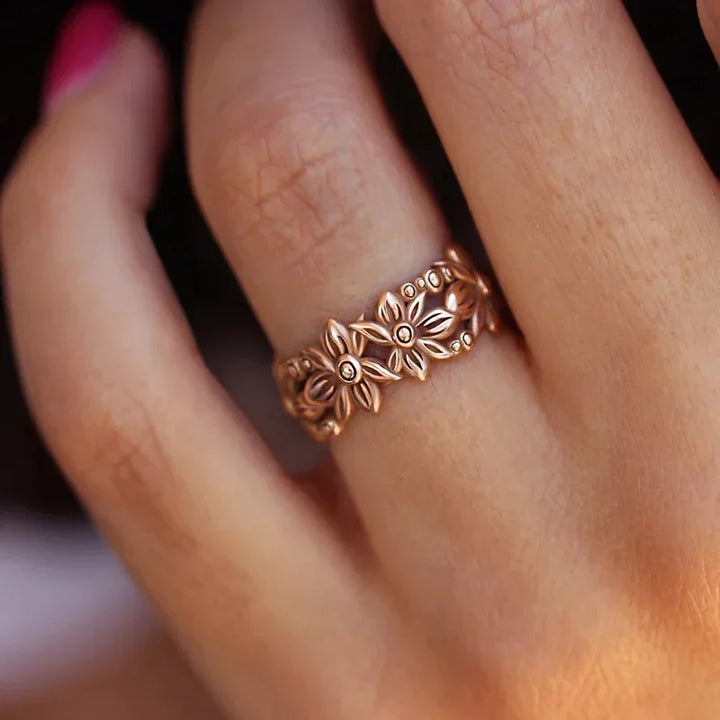 Elegant Roséguld Ring med Blomsterdesign
