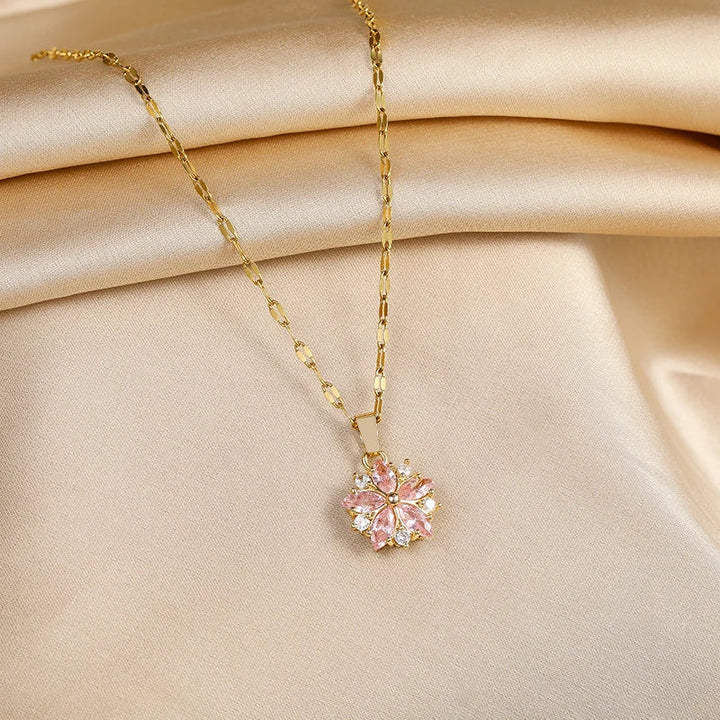 Romantiskt Rosa Sakura Halsband i Rostfritt Stål