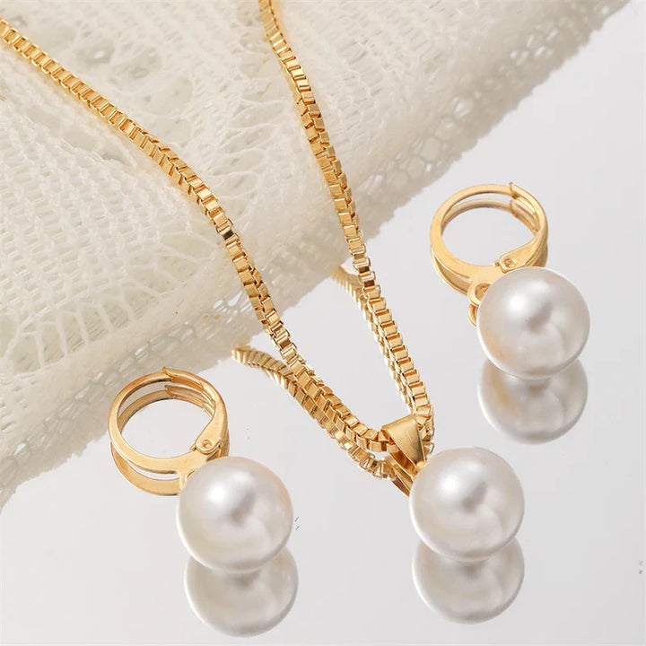 Chic Imitation Pearl Set