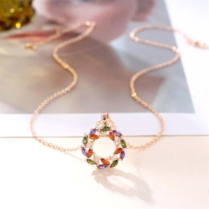 Skinande Regnbåge Charmhalsband