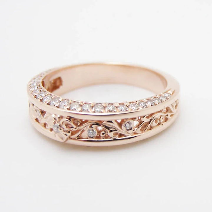 Elegant Roséguld Ring med Blomdesign och CZ Stenar