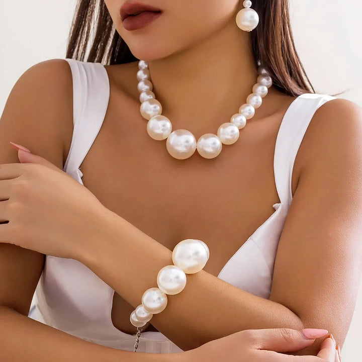 Set med pärlarmband och halsband