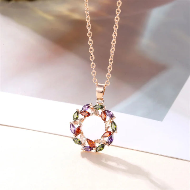 Skinande Regnbåge Charmhalsband