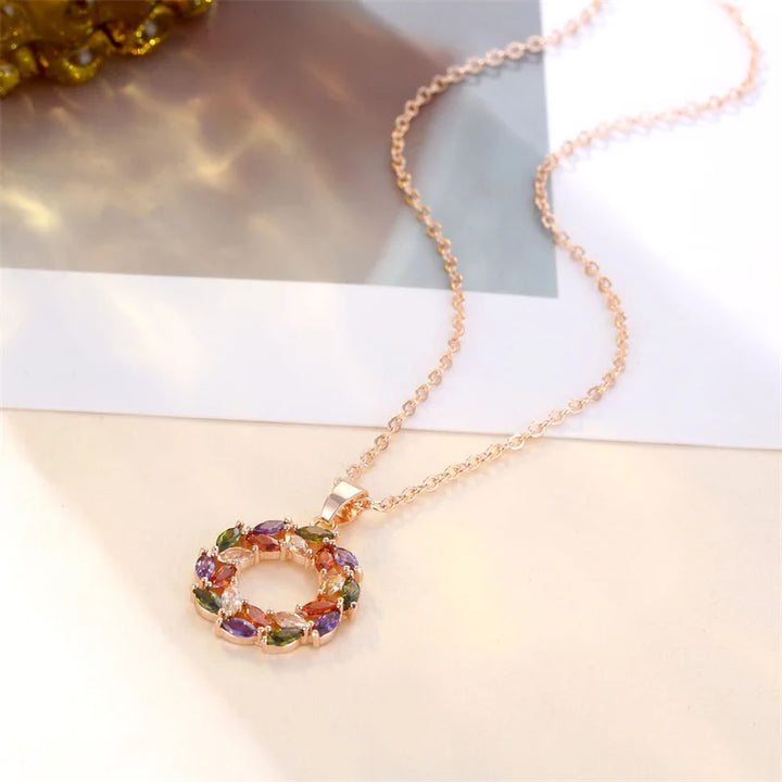 Skinande Regnbåge Charmhalsband