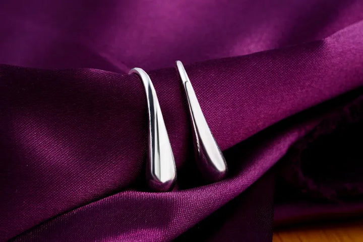 Sterling Silver Örhängen med Vattendroppe Design