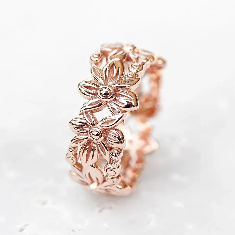 Elegant Roséguld Ring med Blomsterdesign