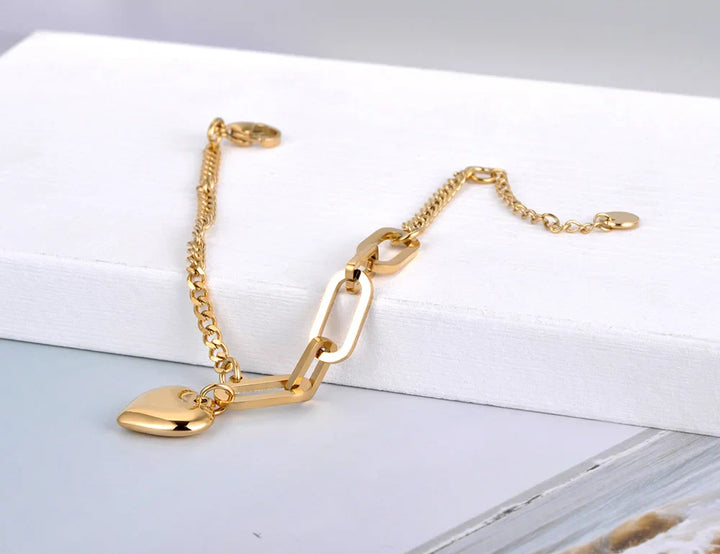 Chic Titanhjärt Charm Armband
