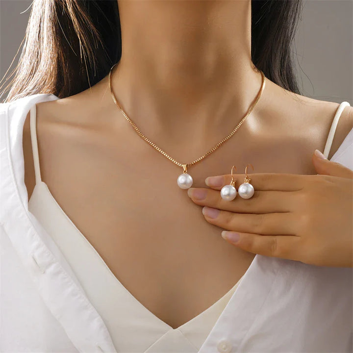 Chic Imitation Pearl Set