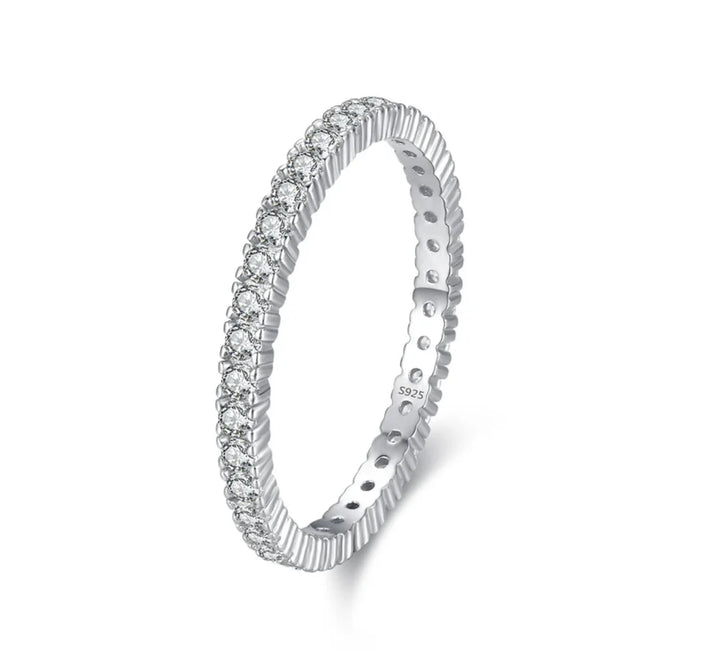 Skinande Minimalistisk Oändlighetsring