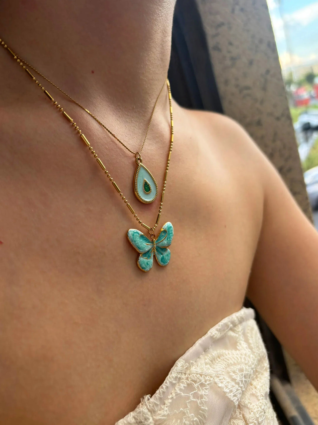 Charmigt Blått Fjäril och Vattendroppe Halsband Set