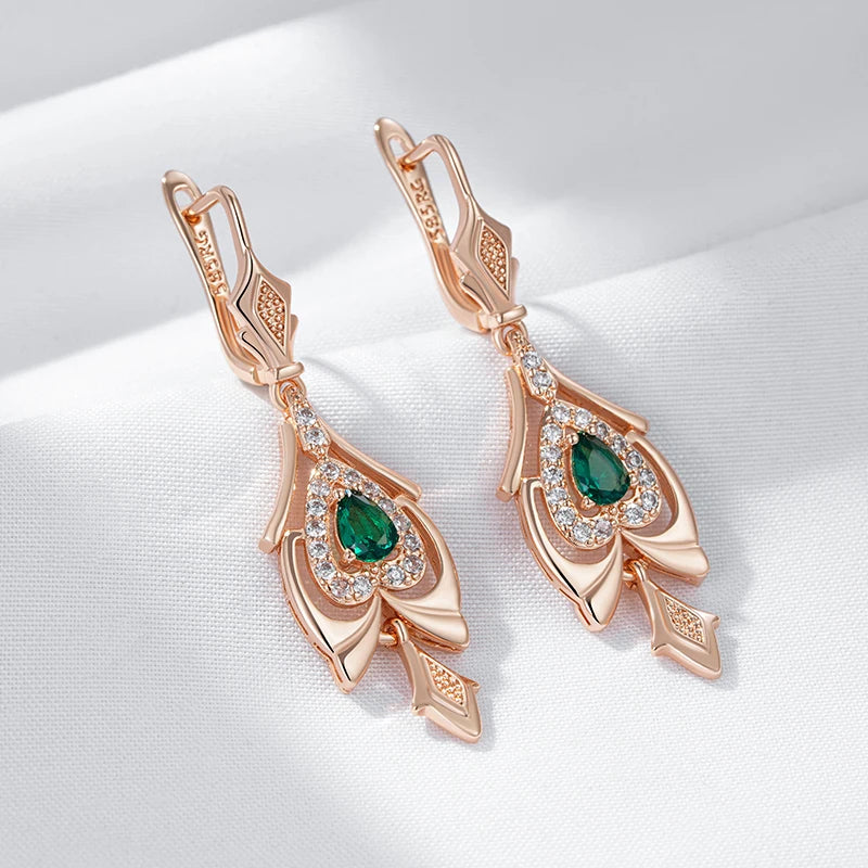Tidlösa Örhängen i Roséguld med Kristallhäng