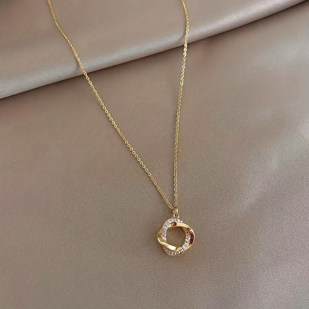 Elegant Guld Hängande Halsband med Simulerade Diamanter