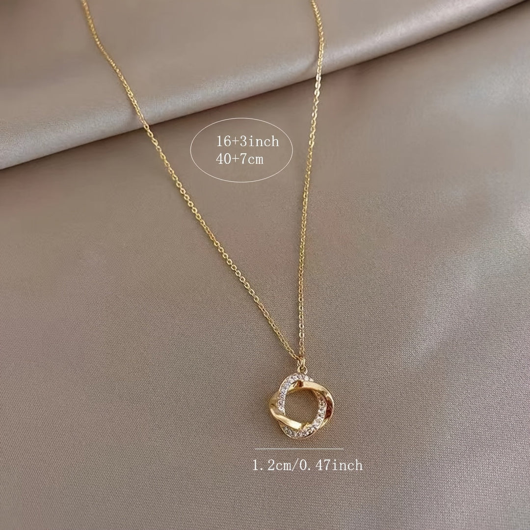 Elegant Guld Hängande Halsband med Simulerade Diamanter