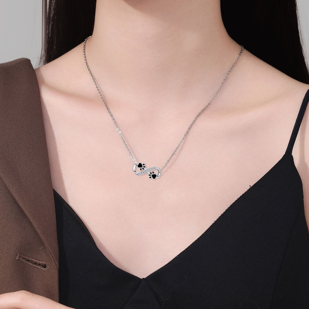 Infinity Pawsavtryck Halsband med Zirkonia Stenar