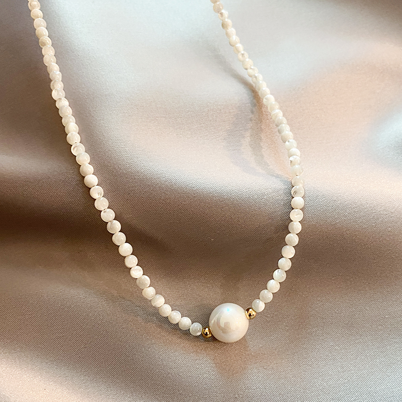 Stylish Pearl Necklace
