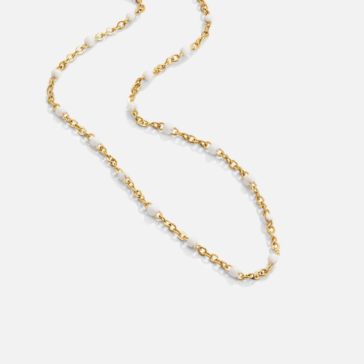 Ren Vit Pärlhalsband" could be rewritten as "Elegant White Pearl Necklace.