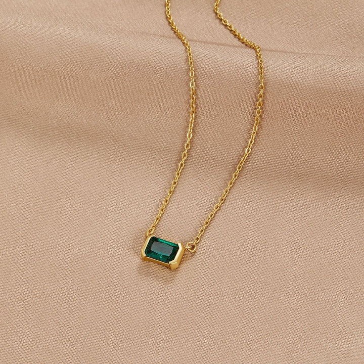 Elegantes Smaragdhalsband