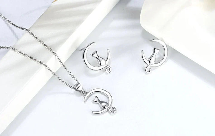 Måne & Katt Sterling Silver Cat Stud Earrings